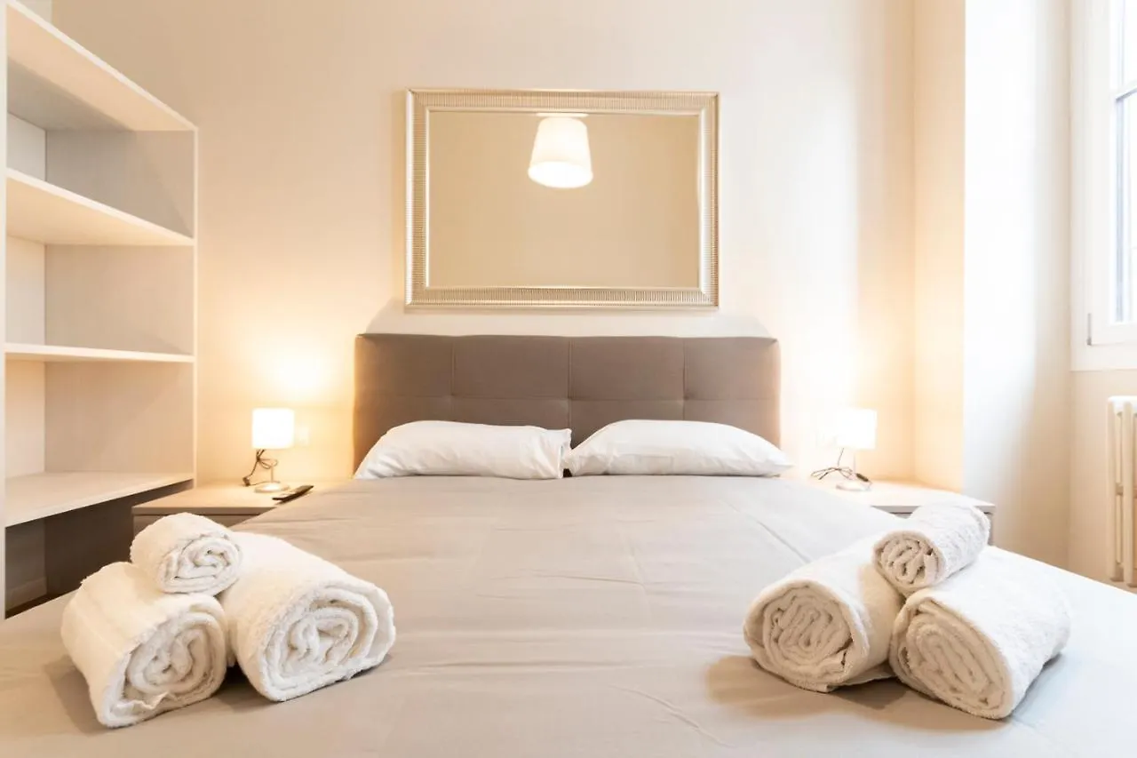 Missori Apartment 2 Милан Италия